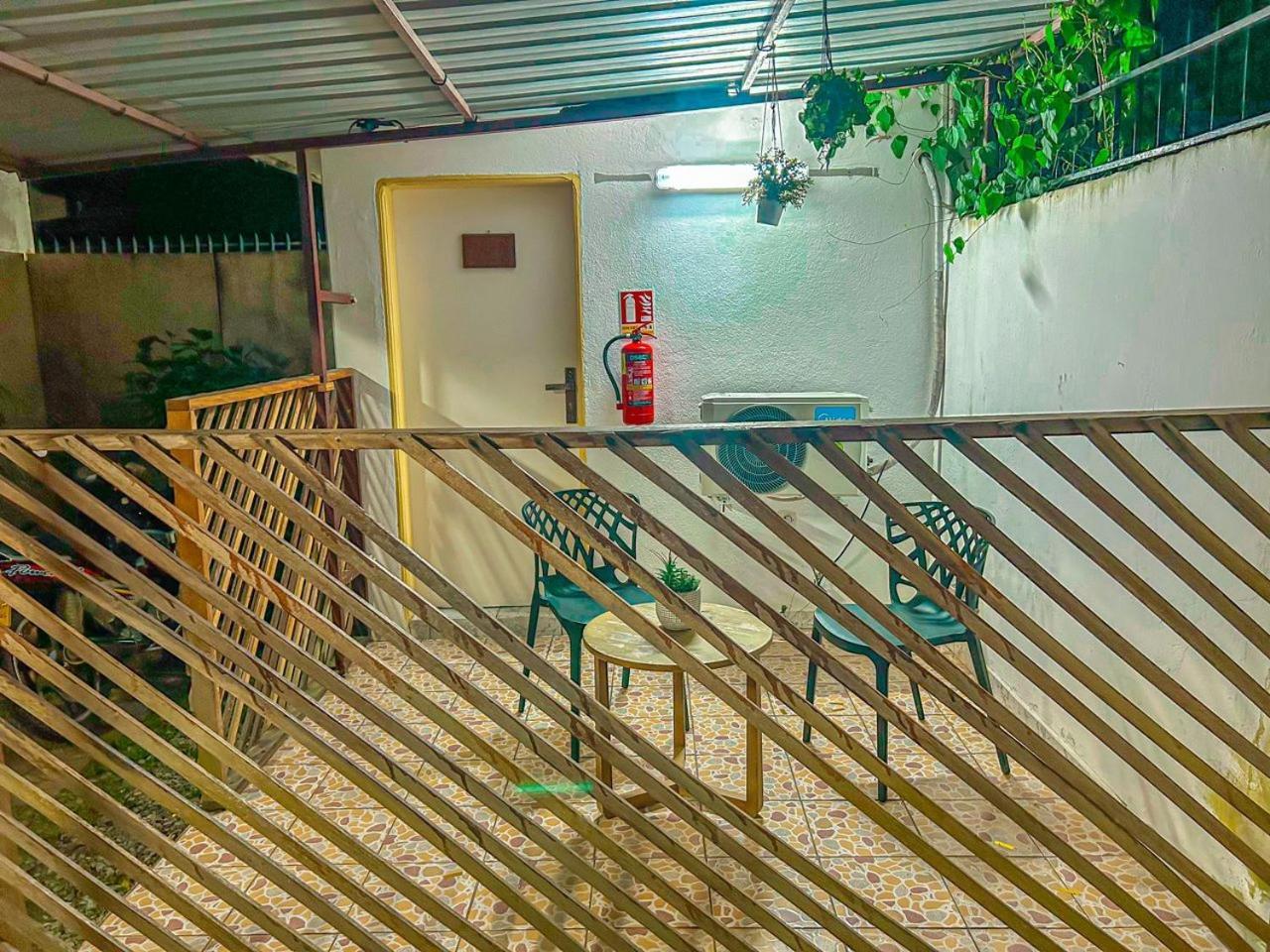 Residence Le Tali Лібревіль Екстер'єр фото